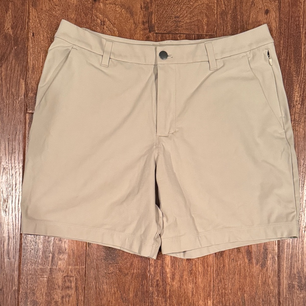 Men's Lululemon Tan Shorts Size 34 waist Classic Fit Short Warpstreme